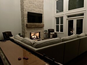 Family room gas fireplace 