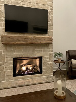 Gas fireplace 
