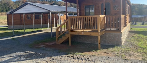 Jerkbait Cabin and boat/car port