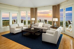 Find peace and relaxation with your close friends and family in this cozy living room.