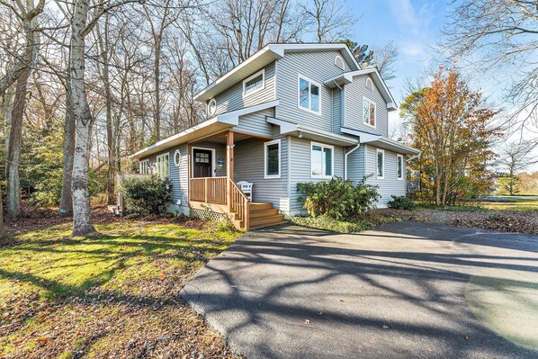 Frankford Vacation Rental | 4BR | 2.5BA | Stairs Required | 1,980 Sq Ft