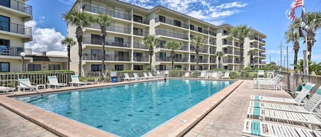 Ormond Beach Vacation Rental | 2BR | 2BA | Elevator Access | 3rd-Floor Unit