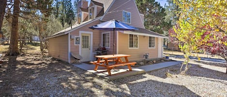 Big Bear Vacation Rental | 2BR | 1.5BA | 1,100 Sq Ft | Interior Stairs Required