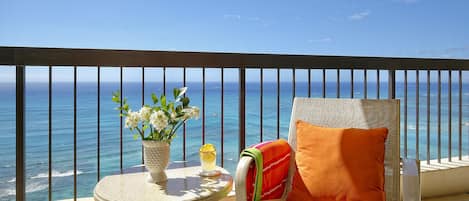 Ocean View - Sit back and relax as you take in the gorgeous oceanfront view from your spacious private lanai!