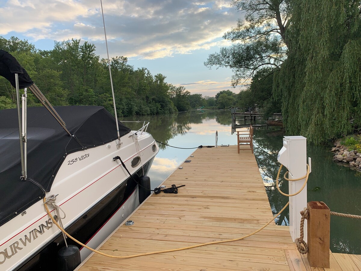 Direct Waterfront private house, NEW 40ft dock w/power, sleeps 8 in Wine Country