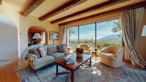 Furniture, Living Room, Room, Indoors, Couch