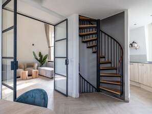 Entrance / Reception