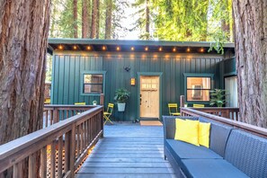 The large deck offers plenty of space for hanging out - and enjoying the redwoods.