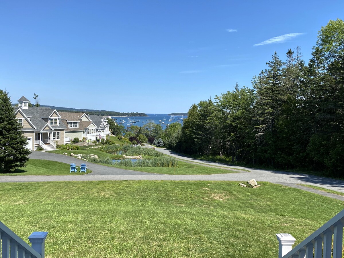 EAGLE’S VIEW LUXURY W/ OCEAN VIEWS ACCESS OVERLOOKING SOUTHWEST HARBOR