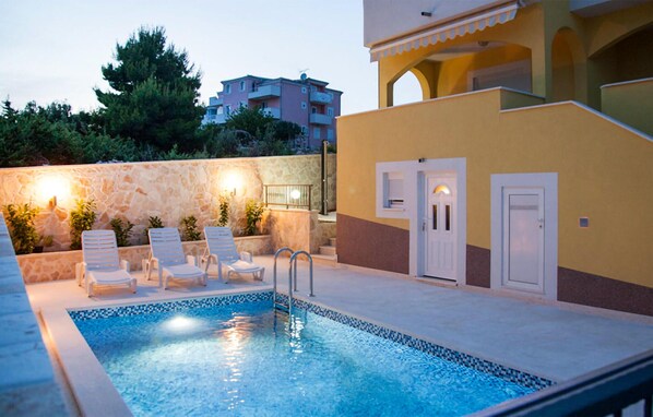 pool