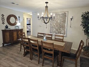 8 seat dining - Ready for your next meal. 