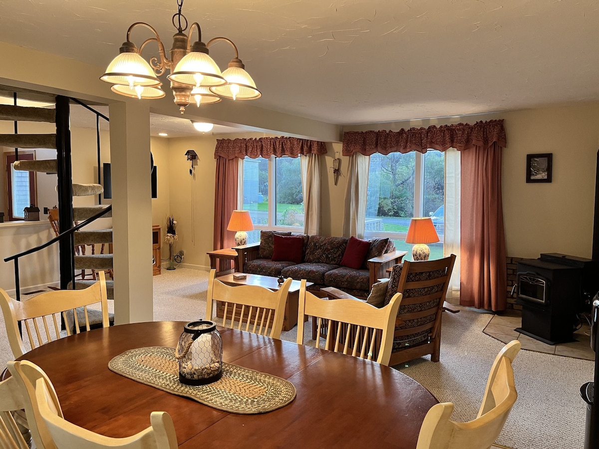 Creekside Chalet