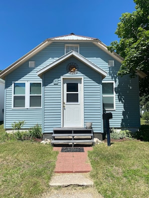 Our charming contemporary cottage with a hint of sass
