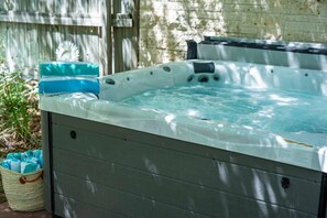 Hot tub