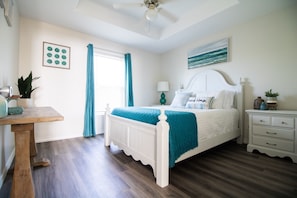 Guest Room #2- Queen Bed