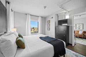 Imagine waking up, drawing the curtains and taking in these exceptional views!