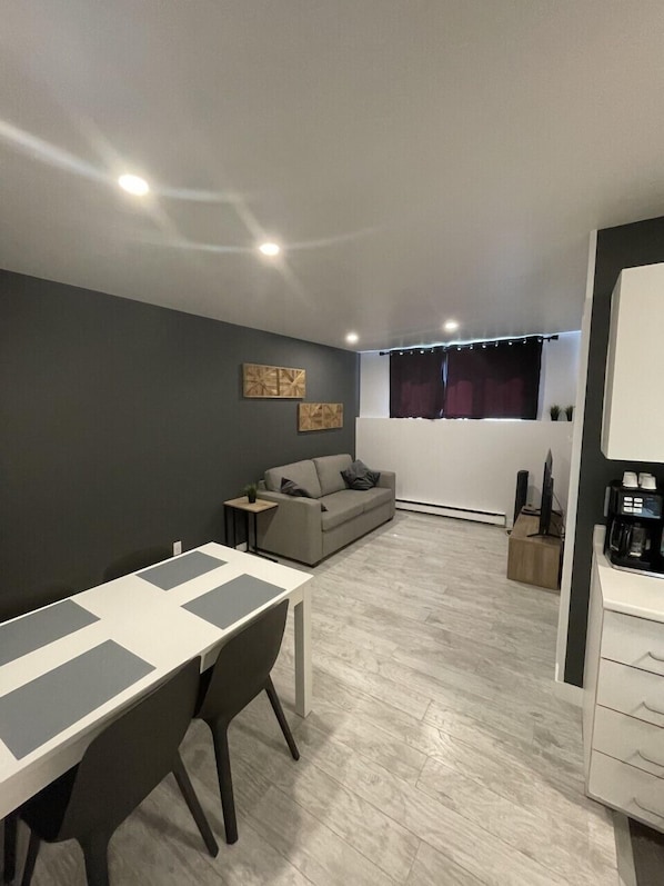 Salon (1)