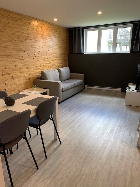 364-01 salon (1)