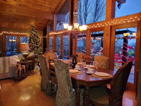 Winter Scene to bask in the Holiday Fun  (Seasonal Picture)..Entertain in Style!