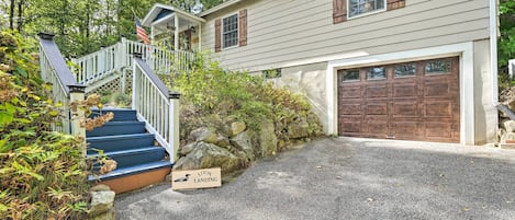 Chestertown Vacation Rental | 3BR | 1.5BA | 2,000 Sq Ft | Stairs Required