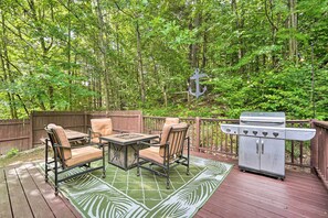 Deck | Gas Grill | Fire Pit | Private Hot Tub