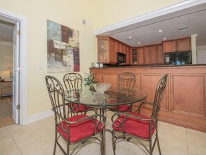 Dining Area with Seating for Four at 1898 Beachside Tennis