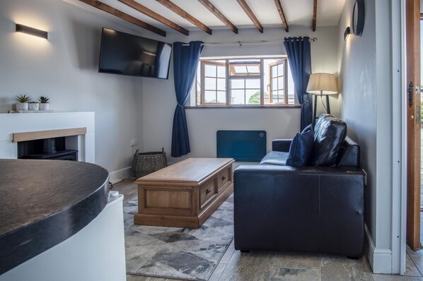 Honeysuckle Cottage - 1 Bedroom Cottage - Amroth (11377)