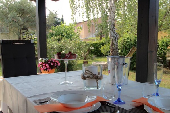 Outdoor dining