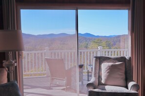 Livingroom/Deck View