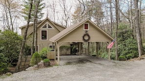Carport/Exterior