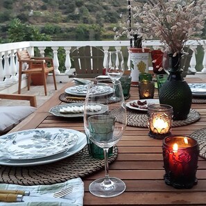 Outdoor dining