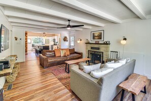 Living Room | Smart TV | Stereo | VCR/DVD Players | Video Library