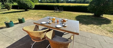 Altes Zollhaus, Fewo- Nr. 1 - Blick auf die Terrasse und die Umgebung