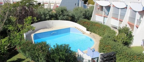 Piscine résidence 
de 10h00 à 12h30 et 16h00 à 20h00
