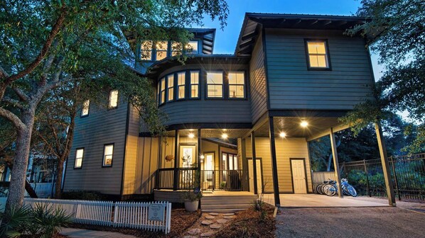 139 N Ryan St - Twilight Shot