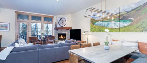 1.0-lodge-at-belvedere-mountain-village-vacation-rental-Living-Room-1