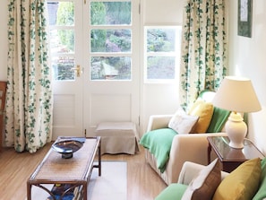 Living room/dining room | The Wee House, Crieff