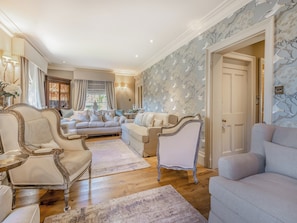 Living room | Willington Lodge, Horsemans Green