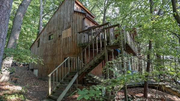 Front of the Cottage with Lake Views