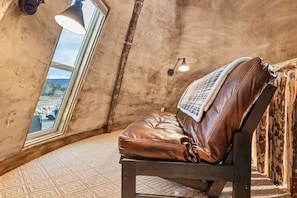 Futon/ Loft
