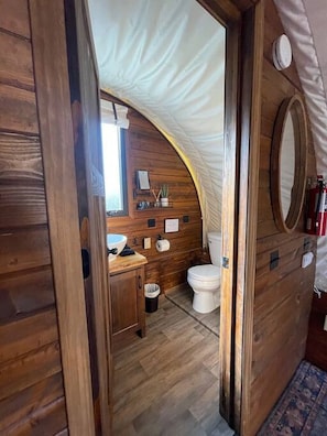 Wagon Bathroom