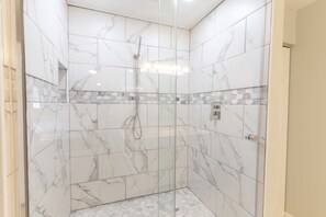 Extra Large shower with rain head