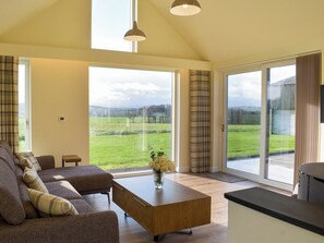 Living area | Falcon Cottage, Linlithgow