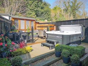 Hot tub | Riverside Cottage, Reedham