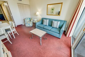 Large Living/Dining Room Area, Beautifully Decorated