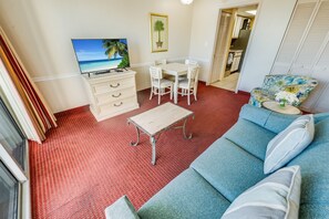 Large Living/Dining Room Area, Beautifully Decorated