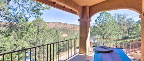 Sedona Vacation Rental | 2BR | 2BA | 1,200 Sq Ft | Stairs Required