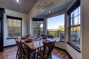 Expandable Dining Table