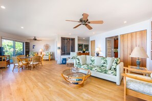 Very Spacious Living Room