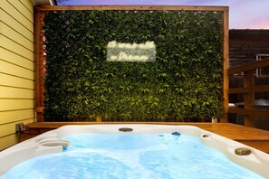 Bain à remous extérieur